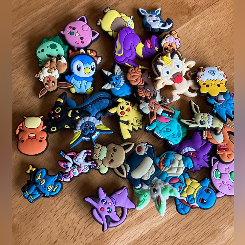 Set of 32 Pokémon Jibbitz